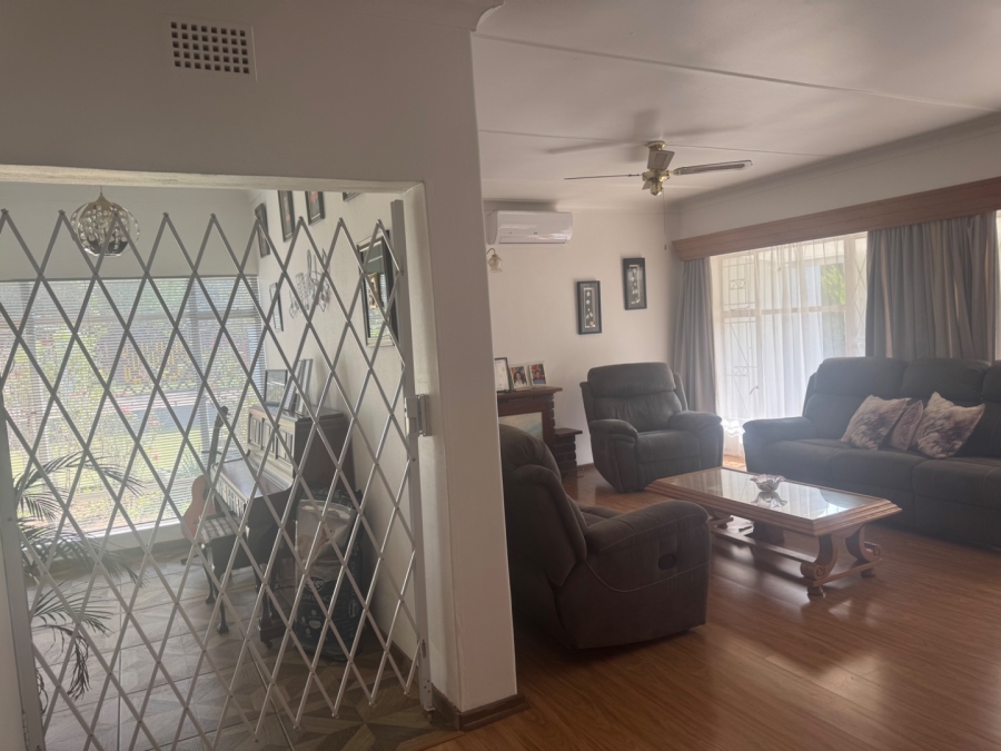 4 Bedroom Property for Sale in Flamwood North West